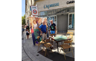 2ème position : bien visible mais en plein soleil !